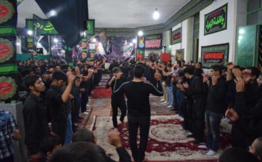 گزارش تصویری از مراسم عزاداری شب عاشورای حسینی در شهر قهاوند