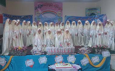 مراسم جشن تکلیف ۱۷۵ نفر از دانش آموزان دختر منطقه قهاوند برگزار شد